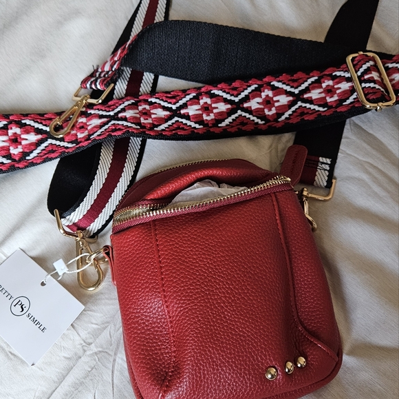 Ellie Crossbody Bag in Red Vegan Leathet - Picture 8 of 9